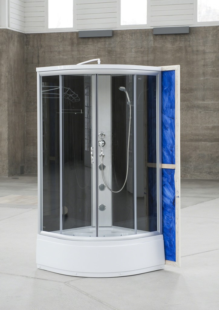 Dino Zrnec, Untitled, 2017, oil on canvas on shower box, 200x125cm Dino Zrnec, Untitled, 2017, oil on canvas on shower box, 200x125cm