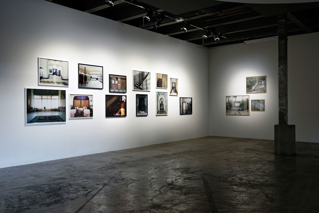 "Bouchra Khalili: Foreign Office," Palais de Tokyo. ADAGP, Paris 2015. Photo: Aurélien Mole "Bouchra Khalili: Foreign Office," Palais de Tokyo. ADAGP, Paris 2015. Photo: Aurélien Mole