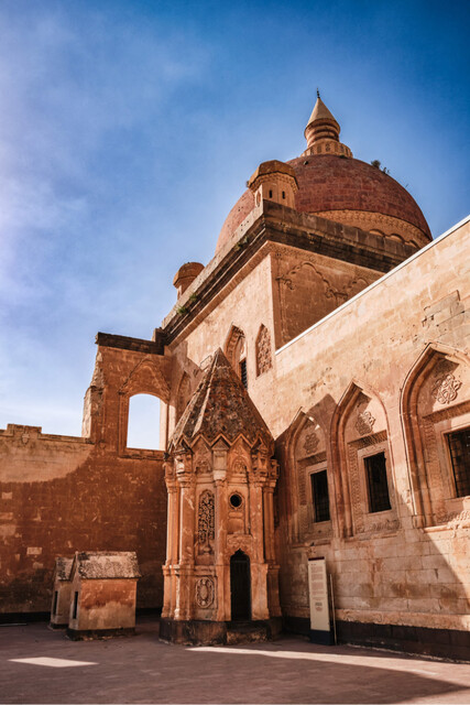 İsak Paşa Palace