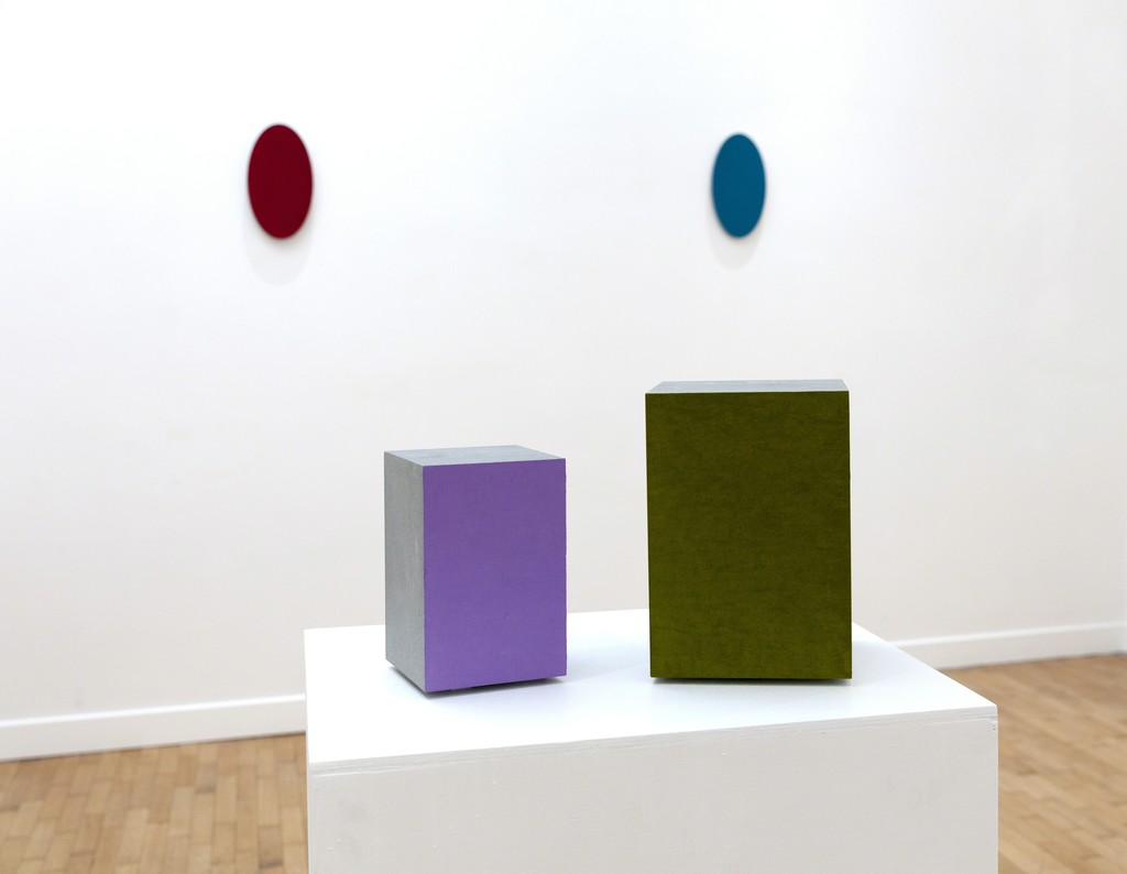 Alfonso Fratteggiani Bianchi, "Untitled", 2016, pigment on pietra serena, 32x18cm each and "UPainting", 2016, pigment on pietra serena, 21x14x14cm; 27.5x19.4x19.4cm Alfonso Fratteggiani Bianchi, "Untitled", 2016, pigment on pietra serena, 32x18cm each and "UPainting", 2016, pigment on pietra serena, 21x14x14cm; 27.5x19.4x19.4cm