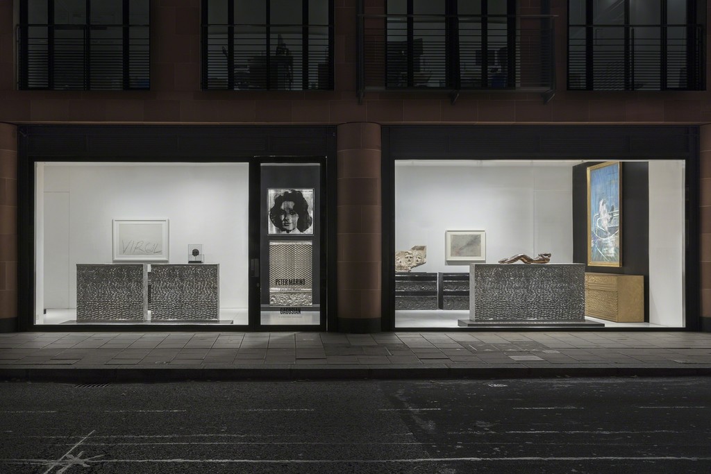 © Peter Marino Architect. Photo: Lucy Dawkins. Courtesy Peter Marino Architect and Gagosian. © Succession Picasso. © Cy Twombly Foundation © Damien Hist and Science Ltd. © 2017 The Andy Warhol Foundation or the Visual Arts, Inc. © The Estate of Francis Bacon. © Joe Bradley © Peter Marino Architect. Photo: Lucy Dawkins. Courtesy Peter Marino Architect and Gagosian. © Succession Picasso. © Cy Twombly Foundation © Damien Hist and Science Ltd. © 2017 The Andy Warhol Foundation or the Visual Arts, Inc. © The Estate of Francis Bacon. © Joe Bradley
