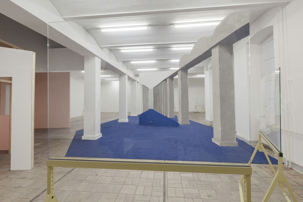 Elín Hansdóttir, SUSPENSION OF DISBELIEF, 2015. Installation view. Courtesy Elín Hansdóttir und/and i8 Gallery, Reykjavik. Foto/Photo: Timo Ohler
Elín Hansdóttir, SUSPENSION OF DISBELIEF, 2015. Installation view. Courtesy Elín Hansdóttir und/and i8 Gallery, Reykjavik. Foto/Photo: Timo Ohler