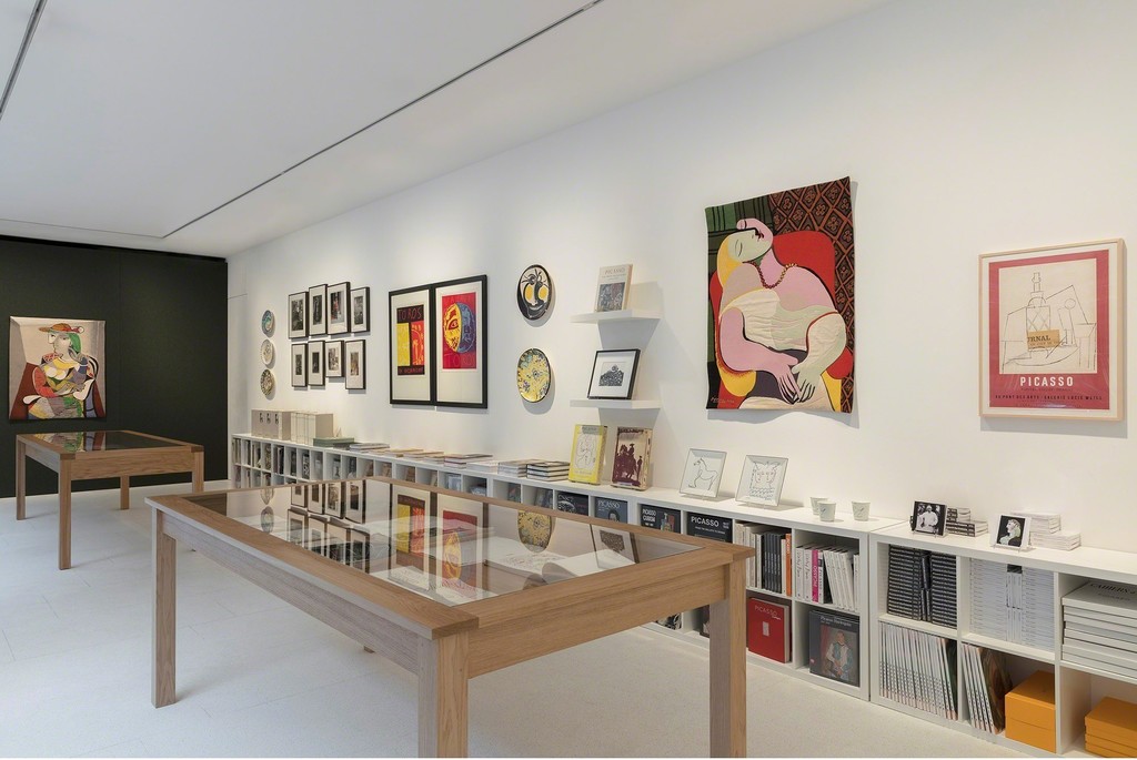 All artwork by Pablo Picasso © 2017 Estate of Pablo Picasso / Artists Rights Society (ARS), New York. Photo: Lucy Dawkins. Courtesy Gagosian. All artwork by Pablo Picasso © 2017 Estate of Pablo Picasso / Artists Rights Society (ARS), New York. Photo: Lucy Dawkins. Courtesy Gagosian.