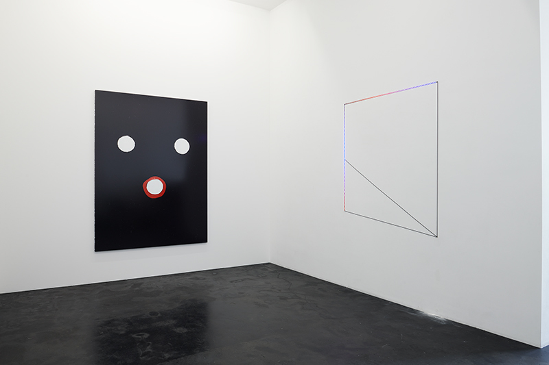 Exhibition view «Negotiating Geometry» | Reto Boller, Mary Heilmann, Cindy Hinant, Haroon Mirza, Keith Sonnier | Photo: Mischa Scherrer Exhibition view «Negotiating Geometry» | Reto Boller, Mary Heilmann, Cindy Hinant, Haroon Mirza, Keith Sonnier | Photo: Mischa Scherrer