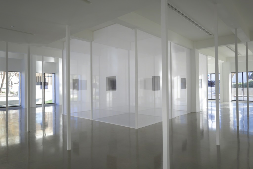 Robert Irwin, Installation view, Sprüth Magers, Los Angeles, January 23 - April 21, 2018; Courtesy the artist and Sprüth Magers; Photography by Robert Wedemeyer Robert Irwin, Installation view, Sprüth Magers, Los Angeles, January 23 - April 21, 2018; Courtesy the artist and Sprüth Magers; Photography by Robert Wedemeyer