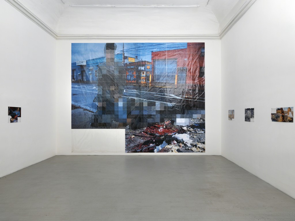 Thomas Hirschhorn - Behind Facelessness - Partial view of the exhibition - April 2017 - Galleria Alfonso Artiaco, Napoli Thomas Hirschhorn - Behind Facelessness - Partial view of the exhibition - April 2017 - Galleria Alfonso Artiaco, Napoli