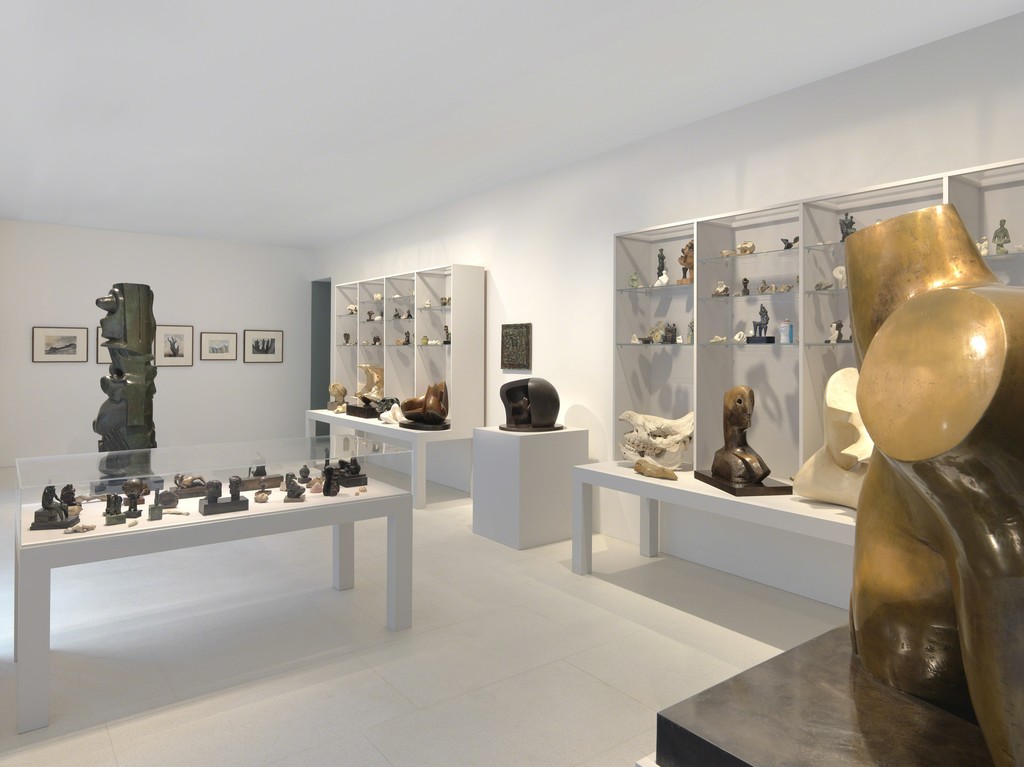 Photo: Mike Bruce. Courtesy Gagosian Gallery. Reproduced by permission of The Henry Moore
Foundation. Photo: Mike Bruce. Courtesy Gagosian Gallery. Reproduced by permission of The Henry Moore
Foundation.