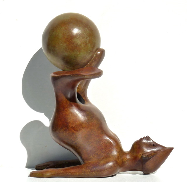 Le maghien, ‘Mistress of the world’, 2016, Sculpture, Bronze, Art Center Horus