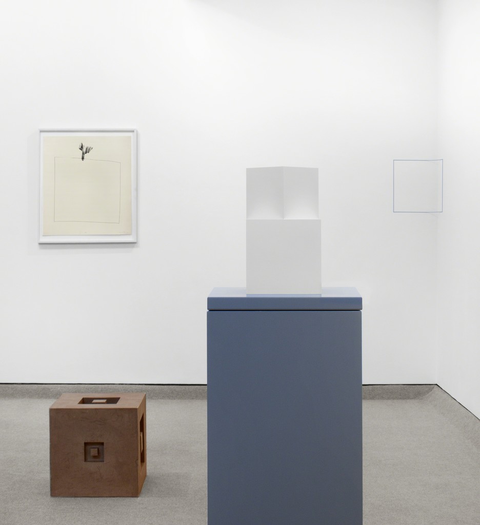 From left to right Liliana Porter, Erwin Heerich, Sol LeWitt and Fred Sandback. From left to right Liliana Porter, Erwin Heerich, Sol LeWitt and Fred Sandback.