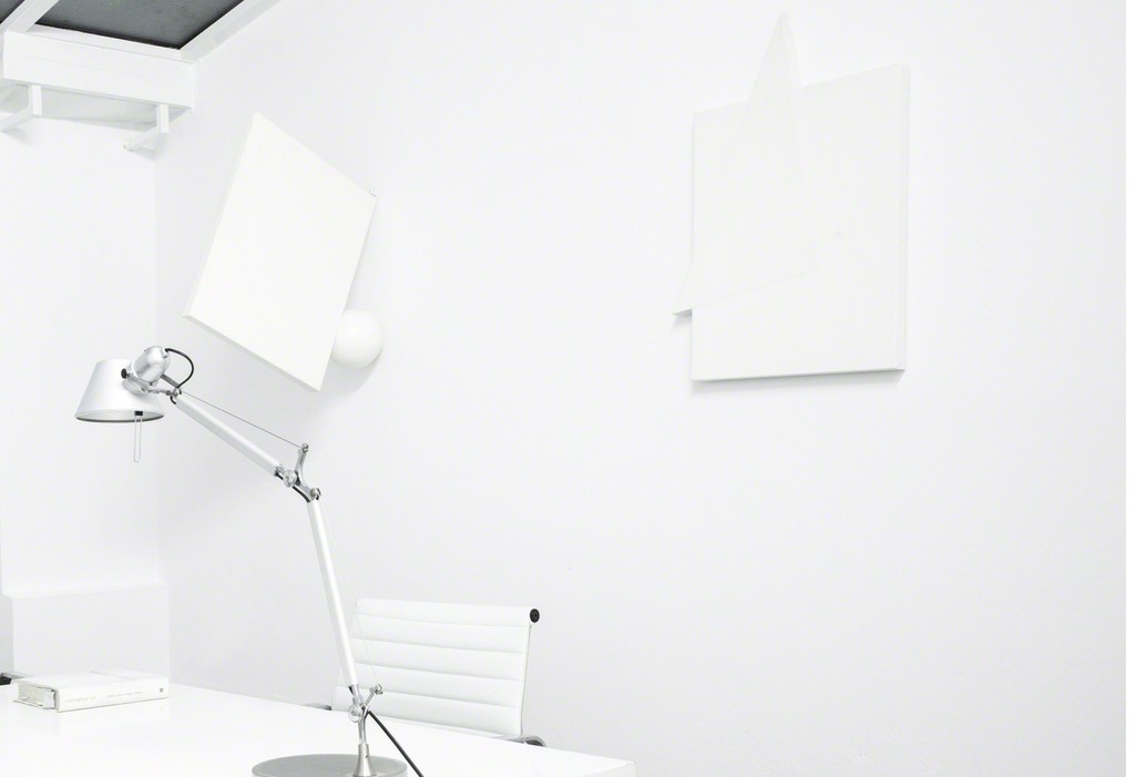 Exhibition view, Eduardo Costa | FIVE MUSEUM PIECES Exhibition view, Eduardo Costa | FIVE MUSEUM PIECES