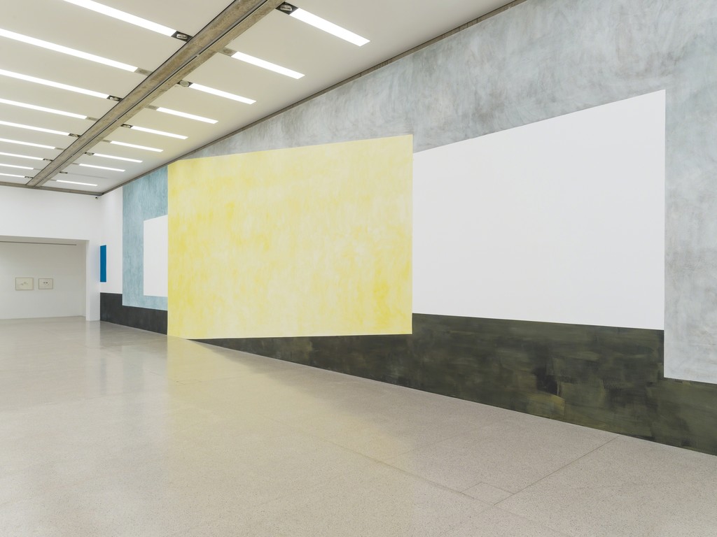 Ausstellungsansicht / Installation view
Ernst Caramelle. Ein Résumé / A Résumé, mumok, 30.11.2018–28.4.2018
Wandmalerei / Wallpainting: O.T. (Untitled), 2018, Pigmente, Wasser auf Wand / Pigments, water on wall
Photo: Klaus Pichler
© mumok Ausstellungsansicht / Installation view
Ernst Caramelle. Ein Résumé / A Résumé, mumok, 30.11.2018–28.4.2018
Wandmalerei / Wallpainting: O.T. (Untitled), 2018, Pigmente, Wasser auf Wand / Pigments, water on wall
Photo: Klaus Pichler
© mumok