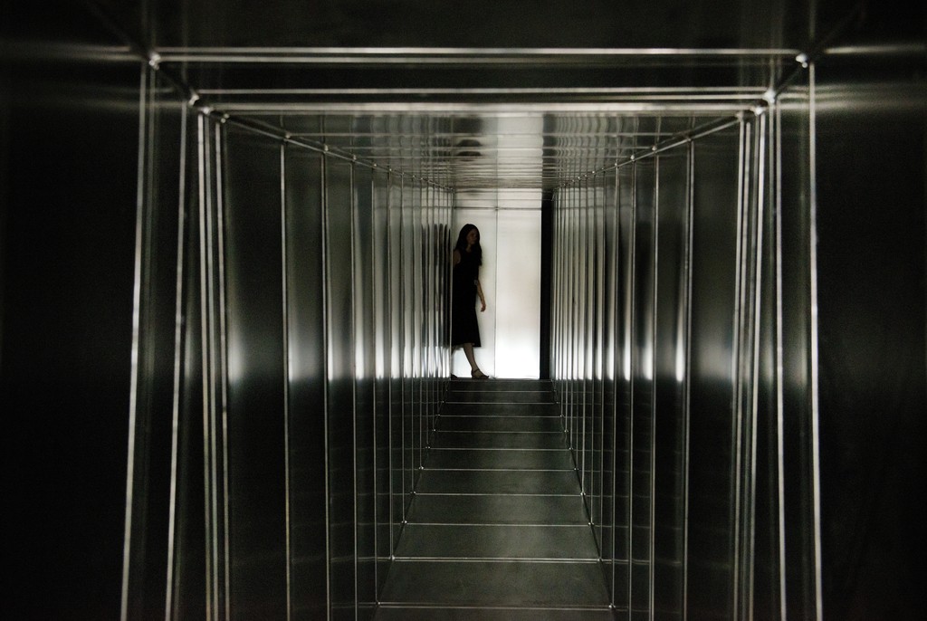 Carsten Höller, Decision Corrdidors, 2015 © Carsten Höller. Installation View Carsten Höller: Decision, Hayward Gallery, London 2015. Courtesy of the artist, Photo © Linda Nylind Carsten Höller, Decision Corrdidors, 2015 © Carsten Höller. Installation View Carsten Höller: Decision, Hayward Gallery, London 2015. Courtesy of the artist, Photo © Linda Nylind