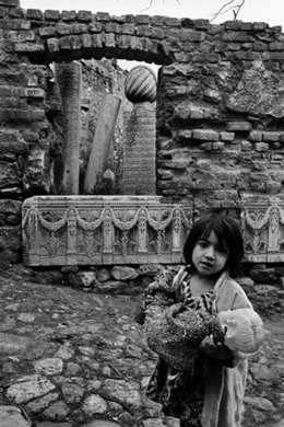 İstanbul Motive-Zeyrek — Ara Güler (1957)