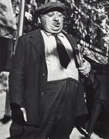 Newspaperman, Paris