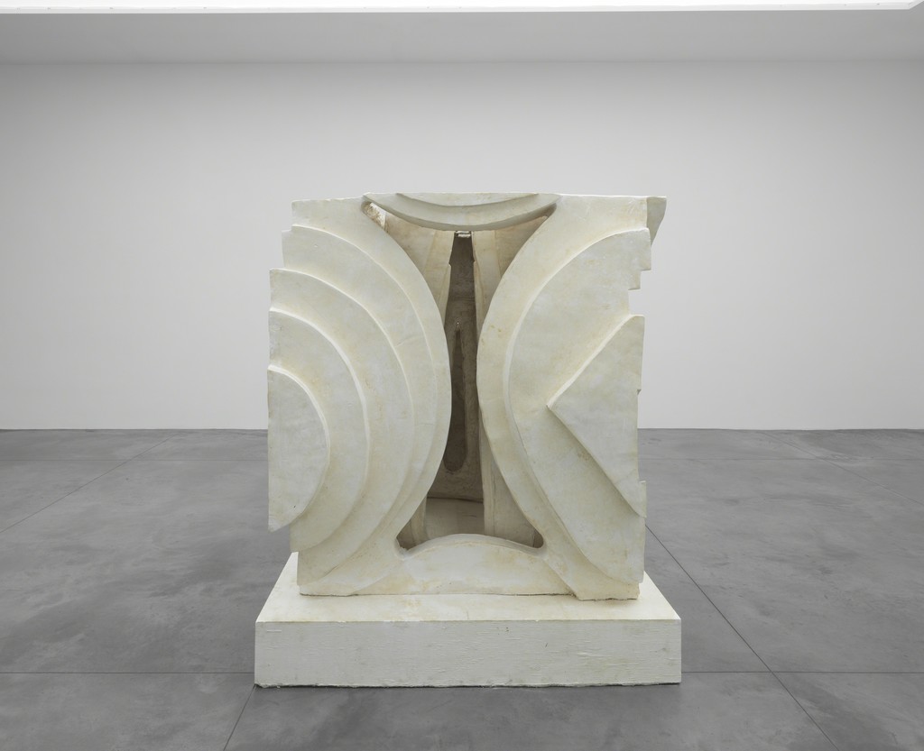 Thomas Houseago
Before the Room
13 November—19 December 2015
Xavier Hufkens
6 rue St-Georges
1050 Brussels, Belgium
Photo credit: Allard Bovenberg, Amsterdam
Photo credit details: HV-studio, Brussels
Courtesy: the Artist and Xavier Hufkens, Brussels Thomas Houseago
Before the Room
13 November—19 December 2015
Xavier Hufkens
6 rue St-Georges
1050 Brussels, Belgium
Photo credit: Allard Bovenberg, Amsterdam
Photo credit details: HV-studio, Brussels
Courtesy: the Artist and Xavier Hufkens, Brussels