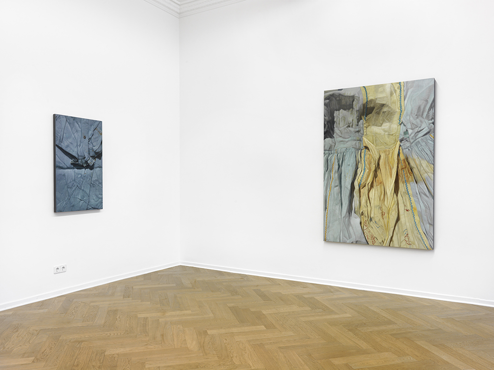 Installation view. Marina Cruz "Mend and Amends", A3, Berlin, Germany. November 25 - December 20, 2016. Photo: Bernd Borchardt Installation view. Marina Cruz "Mend and Amends", A3, Berlin, Germany. November 25 - December 20, 2016. Photo: Bernd Borchardt