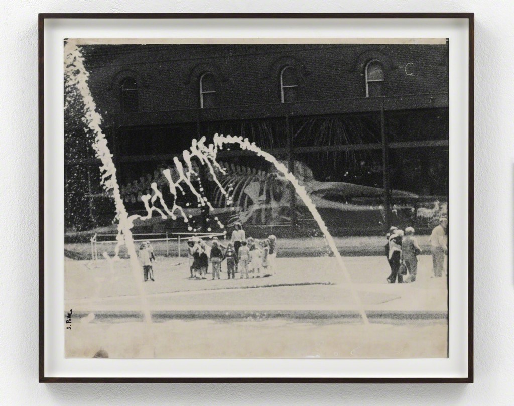 Sigmar Polke
Ohne Titel, 1982 - 1983
Gelatin silver print
Unique
50 x 60 cm / 19 2/3 x 23 2/3 in
Framed: 68 x 58 x 4 cm Sigmar Polke
Ohne Titel, 1982 - 1983
Gelatin silver print
Unique
50 x 60 cm / 19 2/3 x 23 2/3 in
Framed: 68 x 58 x 4 cm