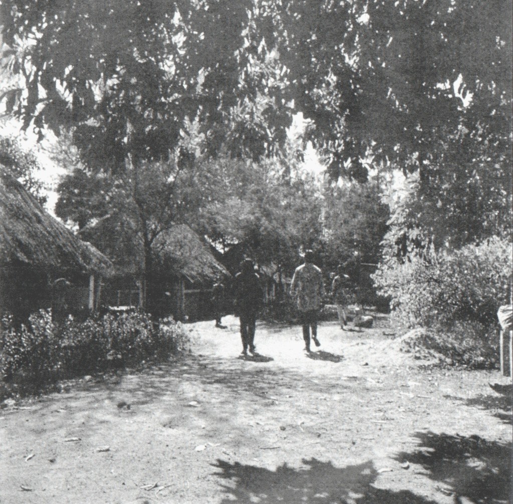 Image: Enter Cholamandal, published in Artrends: A Contemporary Art Bulletin, vol. 11, no. 3-4, and vol. 12, no. 1, July 1976–1977.
Courtesy of Cholamandal Artists' Village. Image: Enter Cholamandal, published in Artrends: A Contemporary Art Bulletin, vol. 11, no. 3-4, and vol. 12, no. 1, July 1976–1977.
Courtesy of Cholamandal Artists' Village.