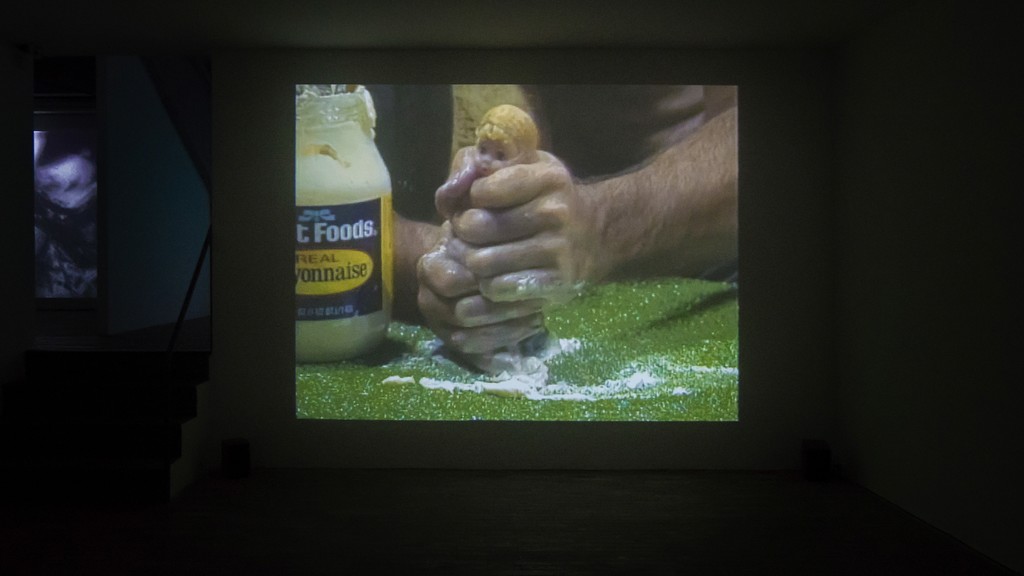 Paul McCarthy, Family Tyranny/Cultural Soup, 1987, 15:06, installation view,
M WOODS 2018
© Paul McCarthy
Courtesy the artist and Hauser & Wirth Paul McCarthy, Family Tyranny/Cultural Soup, 1987, 15:06, installation view,
M WOODS 2018
© Paul McCarthy
Courtesy the artist and Hauser & Wirth