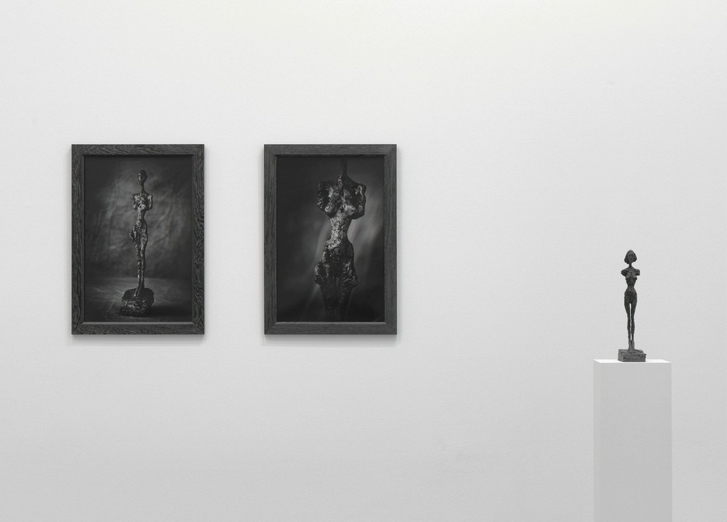 All artworks © Peter Lindbergh. © Succession Alberto Giacometti (Fondation Giacometti + ADAGP) Paris 2017. Courtesy Gagosian. Installation photography: Mike Bruce. All artworks © Peter Lindbergh. © Succession Alberto Giacometti (Fondation Giacometti + ADAGP) Paris 2017. Courtesy Gagosian. Installation photography: Mike Bruce.