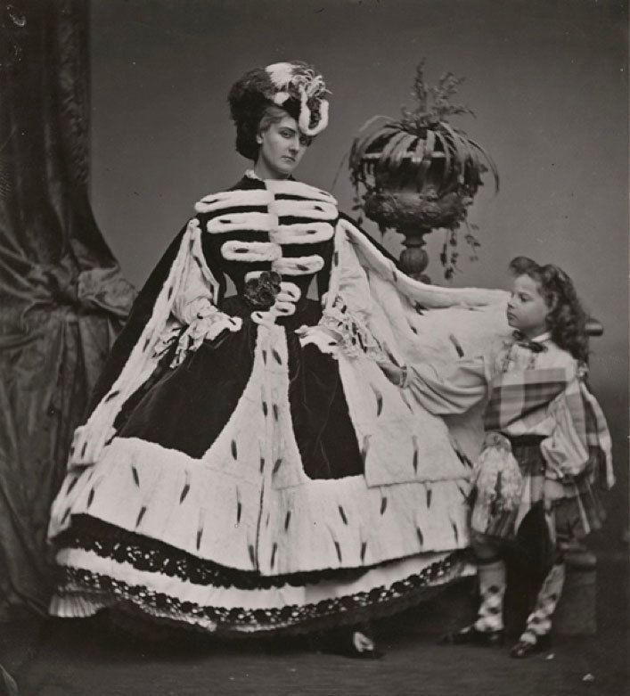COUNTESS DE CASTIGLIONE
"Countess de Castiglione and her son George", 1863/1930s COUNTESS DE CASTIGLIONE
"Countess de Castiglione and her son George", 1863/1930s