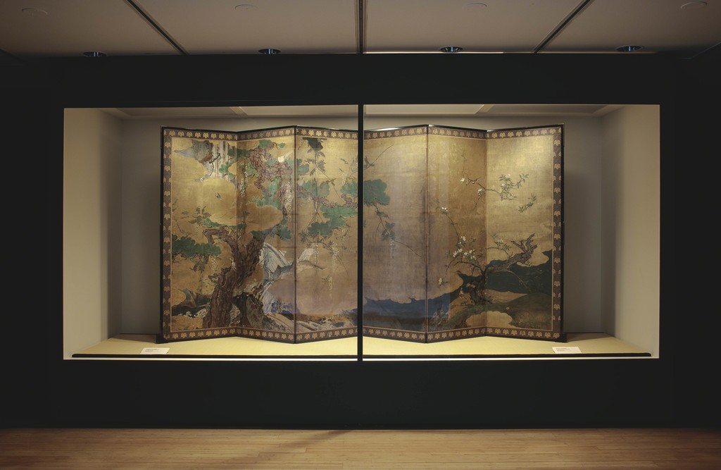 Installation view of Hasegawa Tōhaku (Nobuharu), Flowers and Birds of Spring and Summer, ca. 1582. Six-panel folding screen; ink, color, and gold on paper. Private collection, New York. © Richard Goodbody
Installation view of Hasegawa Tōhaku (Nobuharu), Flowers and Birds of Spring and Summer, ca. 1582. Six-panel folding screen; ink, color, and gold on paper. Private collection, New York. © Richard Goodbody