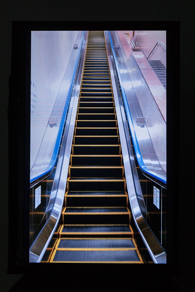 „Don’t miss the next step“, Multiple, Videoloop on Digiframe 15“ in box | image: ©dasesszimmer „Don’t miss the next step“, Multiple, Videoloop on Digiframe 15“ in box | image: ©dasesszimmer