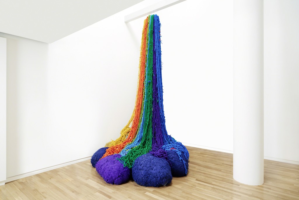 Atterrissage, 2014
480 x 430 x 260 cm (variable dimensions), pigments, acrylic fibers
Courtesy the artist and Fondation Louis Vuitton
Photo credit: Christian Kain Atterrissage, 2014
480 x 430 x 260 cm (variable dimensions), pigments, acrylic fibers
Courtesy the artist and Fondation Louis Vuitton
Photo credit: Christian Kain
