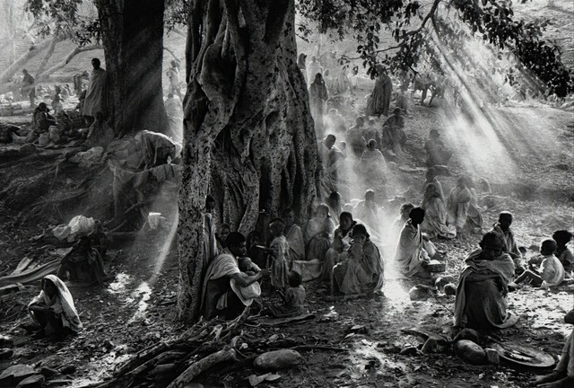 Sebastião Salgado, ‘Tigray, Ethiopia’, 1985, Photography, Silver gelatin print, Galerie Bene Taschen