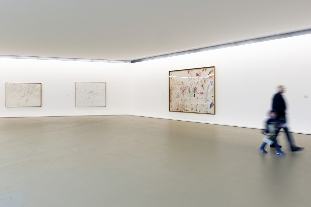 Installation view of "Cy Twombly – Painting & Sculpture" at Kunstmuseum Basel. Photo credit: Kunstmuseum Basel, Julian Salinas Installation view of "Cy Twombly – Painting & Sculpture" at Kunstmuseum Basel. Photo credit: Kunstmuseum Basel, Julian Salinas