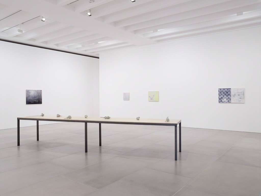 Rachel Howard, 'Der Kuss', Installation View, 2018, Courtesy the artist and Blain|Southern, Photo: Peter Mallet Rachel Howard, 'Der Kuss', Installation View, 2018, Courtesy the artist and Blain|Southern, Photo: Peter Mallet