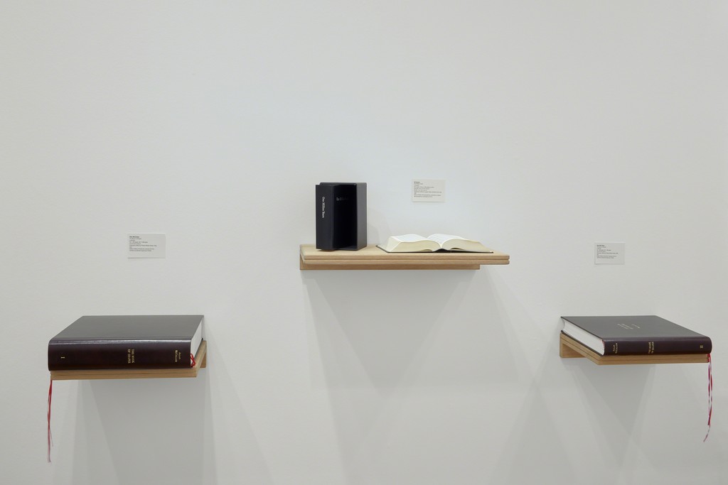 mfc-michèle didier booth's view in FIAC 2016. Artist books by On Kawara and Allan McCollum.
© Robert Glowacki mfc-michèle didier booth's view in FIAC 2016. Artist books by On Kawara and Allan McCollum.
© Robert Glowacki