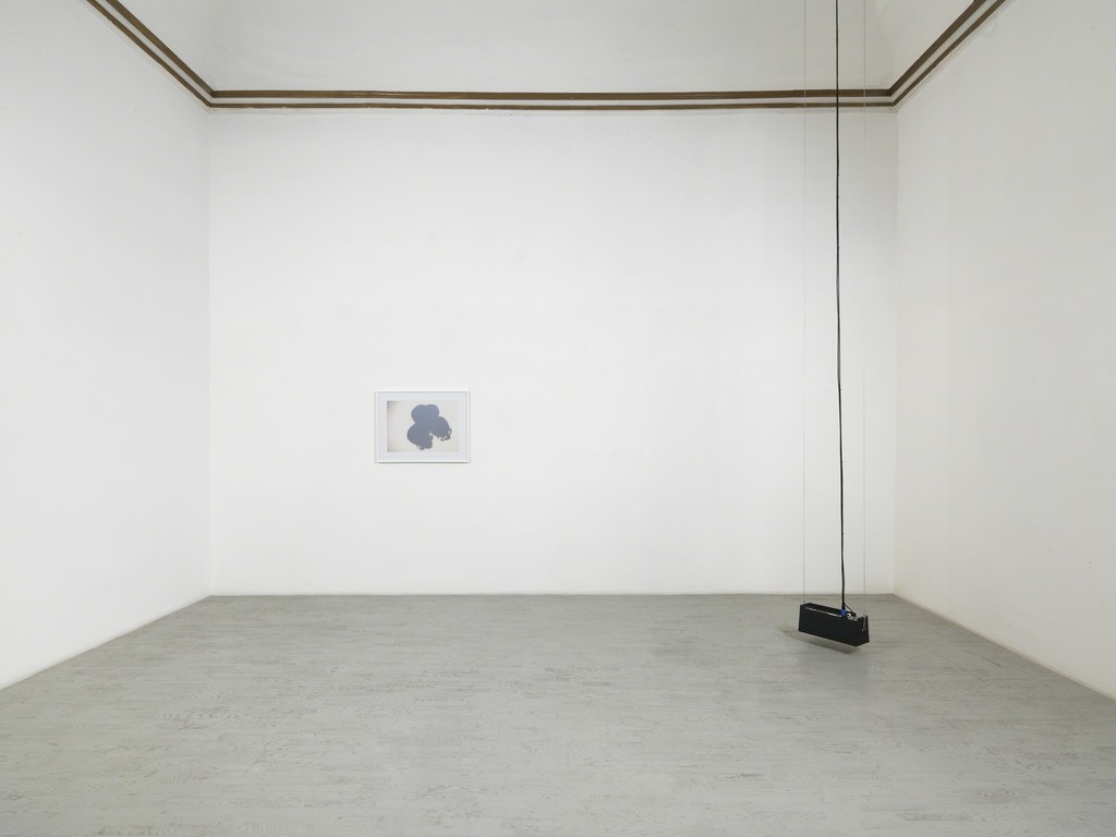 Anri Sala - partial view of the exhibition - December 2015 - Galleria Alfonso Artiaco, Napoli Anri Sala - partial view of the exhibition - December 2015 - Galleria Alfonso Artiaco, Napoli