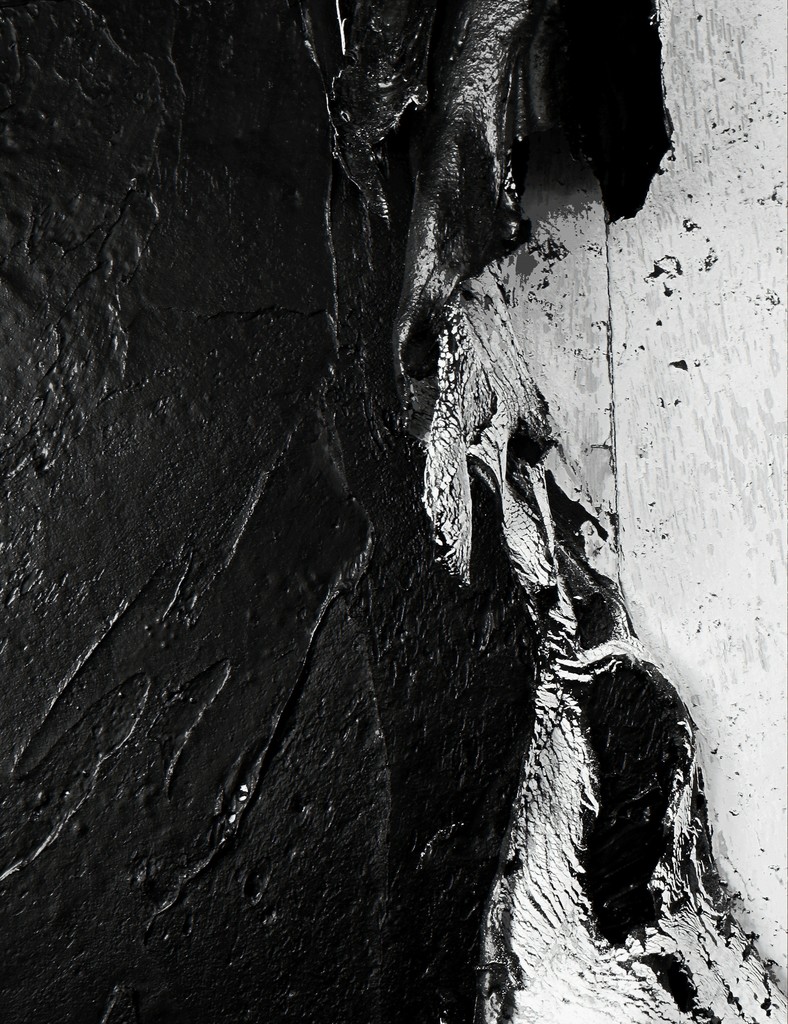 Wall Run, 2016
Wooden construction, PVA glue,
tar, plywood, Photo: Irit Tamari Wall Run, 2016
Wooden construction, PVA glue,
tar, plywood, Photo: Irit Tamari