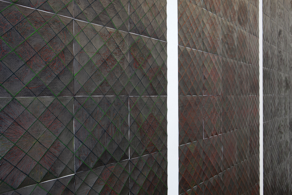 Detail view from the side showing the depth of each single sheet (150 all together for this triptych) Detail view from the side showing the depth of each single sheet (150 all together for this triptych)