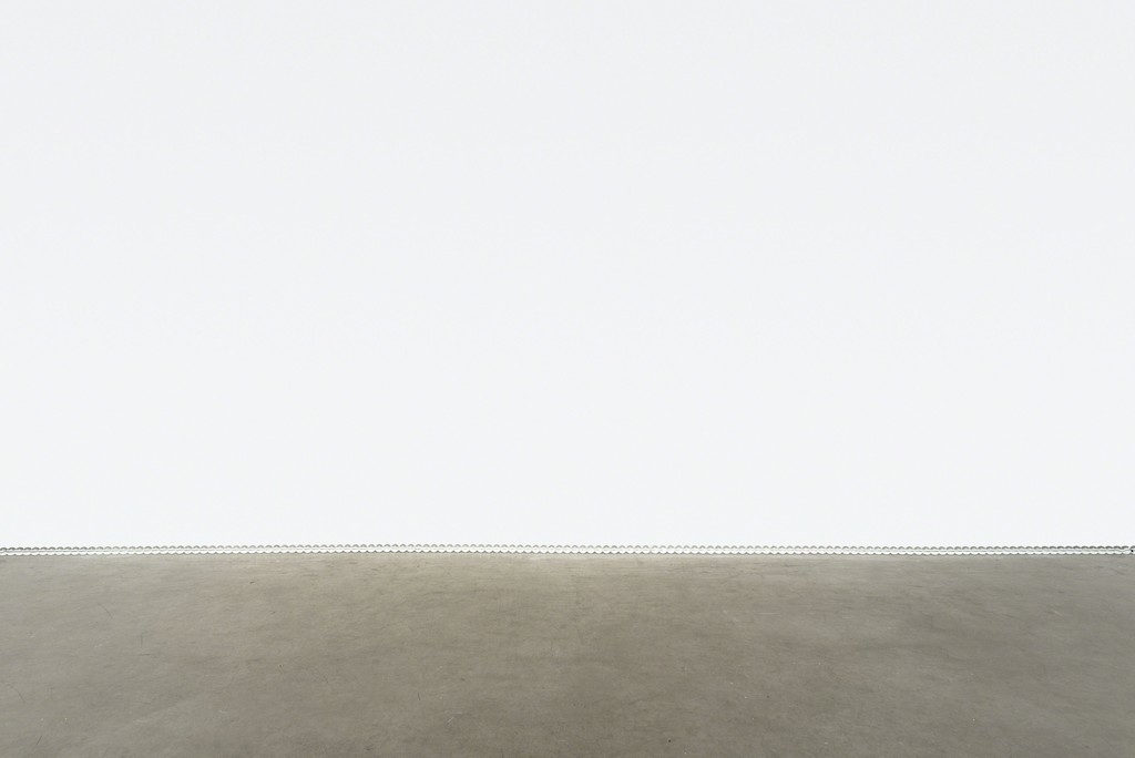 Olaf Nicolai, Der 673. Morgen, Galerie EIGEN + ART Leipzig/Berlin, Photo: Uwe Walter, Berlin Olaf Nicolai, Der 673. Morgen, Galerie EIGEN + ART Leipzig/Berlin, Photo: Uwe Walter, Berlin