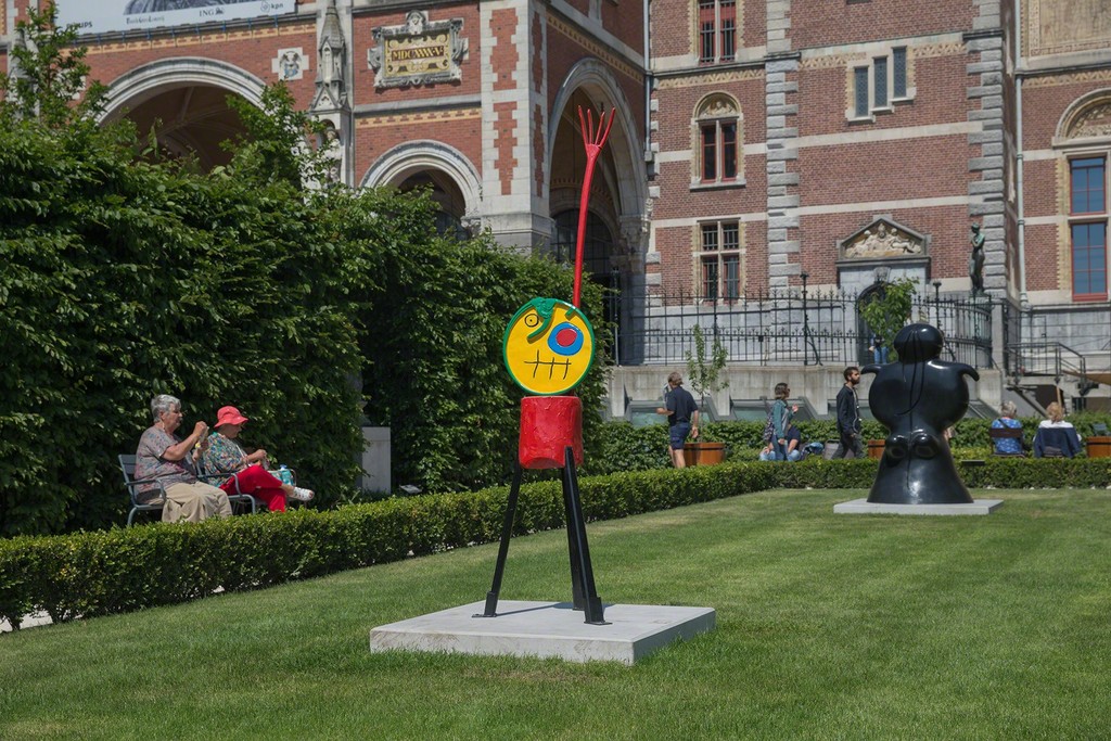 Installation view of "Miró in the Rijksmuseum Gardens" at Rijksmuseum, Amsterdam (2015) Installation view of "Miró in the Rijksmuseum Gardens" at Rijksmuseum, Amsterdam (2015)
