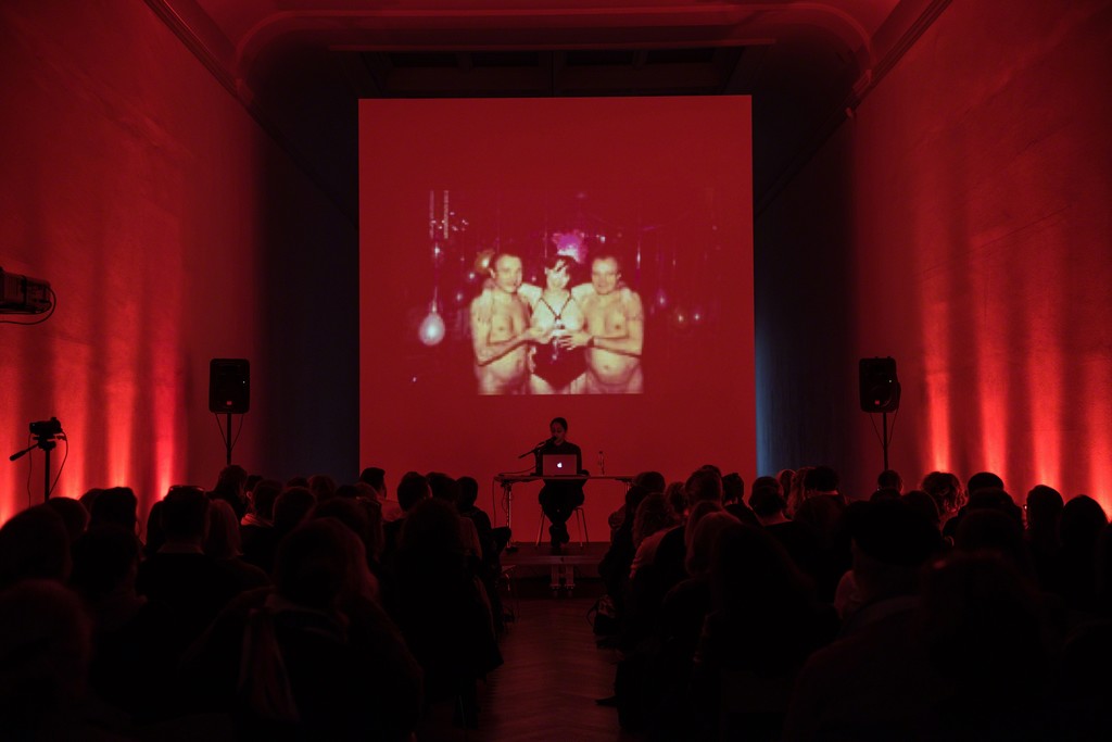 Ramaya Tegegne, "Version #17: Annie Sprinkle," 2018, "New Swiss Performance Now," Kunsthalle Basel, 2018. Photo: Dominik Asche / Kunsthalle Basel Ramaya Tegegne, "Version #17: Annie Sprinkle," 2018, "New Swiss Performance Now," Kunsthalle Basel, 2018. Photo: Dominik Asche / Kunsthalle Basel