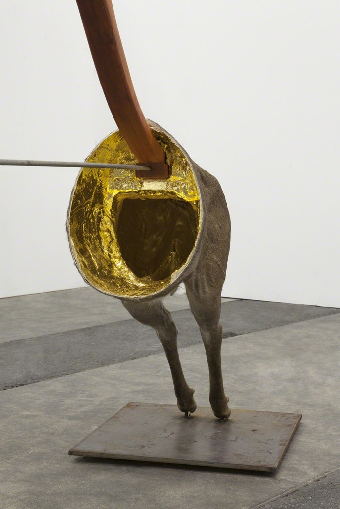 Huang Yong Ping, L'Arc de Saint-Gilles, 2015. Wood, iron, fiberglass, taxidermic deer (cervus elaphus songaricus), gold leaf 159 x 467 x 70 cm. © ADAGP Huang Yong Ping. © Photo. Fabrice Seixas. Courtesy the artist and kamel mennour, Paris Huang Yong Ping, L'Arc de Saint-Gilles, 2015. Wood, iron, fiberglass, taxidermic deer (cervus elaphus songaricus), gold leaf 159 x 467 x 70 cm. © ADAGP Huang Yong Ping. © Photo. Fabrice Seixas. Courtesy the artist and kamel mennour, Paris