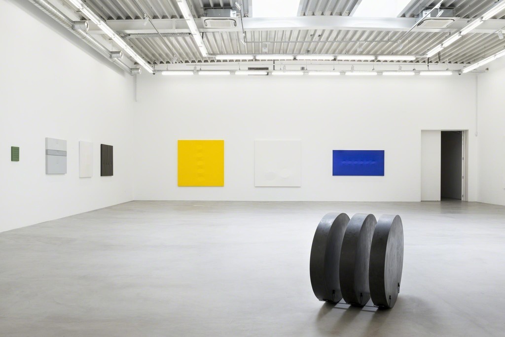 Turi Simeti 'Le Choix du signe', curated by Natacha Carron at Almine Rech Gallery in Brussels
28.05 - 25.07.2015
Courtesy of the artist and Almine Rech Gallery
Photos: © 2015 Sven Laurent - Let me shoot for you Turi Simeti 'Le Choix du signe', curated by Natacha Carron at Almine Rech Gallery in Brussels
28.05 - 25.07.2015
Courtesy of the artist and Almine Rech Gallery
Photos: © 2015 Sven Laurent - Let me shoot for you