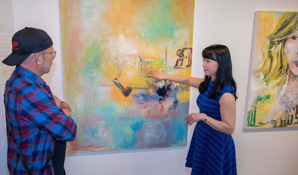 Artist engaging in a Conversation with Masterful Artist David Lee Black Artist engaging in a Conversation with Masterful Artist David Lee Black
