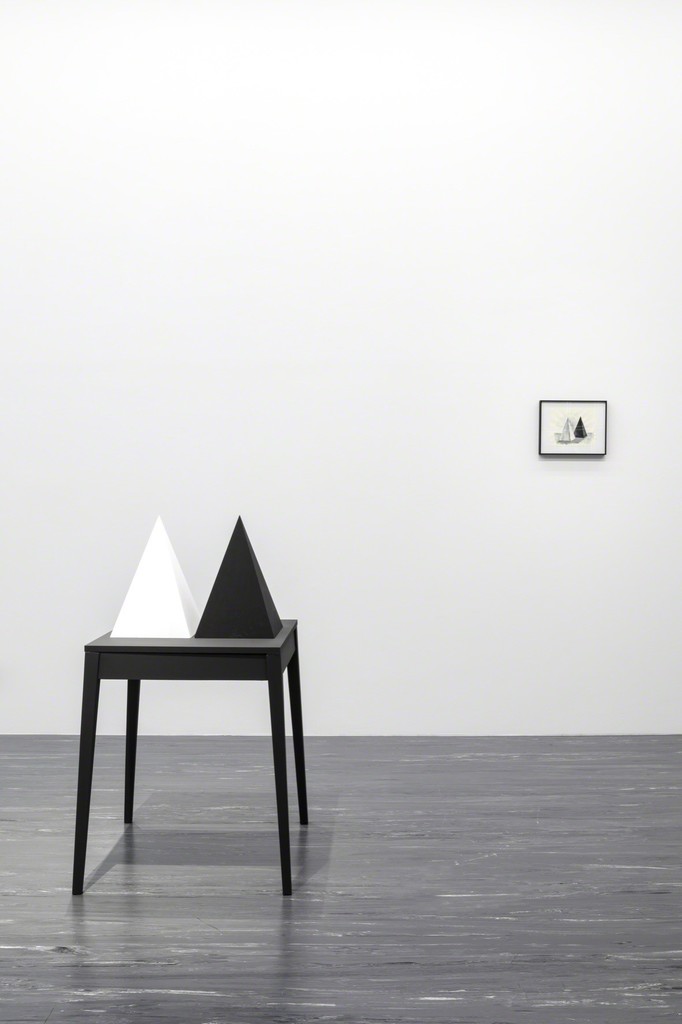 Anna Jermolaewa, Both White (after Valeria Mukhina), 2015, © Belvedere, Vienna Anna Jermolaewa, Both White (after Valeria Mukhina), 2015, © Belvedere, Vienna