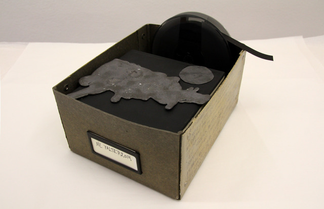 NİL YALTER, ‘Vidéo boîte’, 2014, Sculpture, Video tape, cast lead, gold color and pencil on cardboard box, Galerie Hubert Winter
