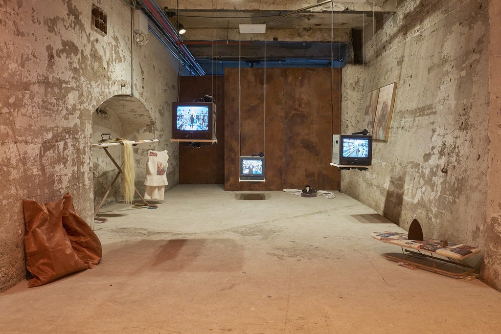 Katherine Simóne Reynolds, You Smell Like Iron, 2018, installation view, In Practice: Other Objects, SculptureCenter, New York, 2019. Mixed-media installation. Dimensions variable. Courtesy the artist. Photo: Kyle Knodell Katherine Simóne Reynolds, You Smell Like Iron, 2018, installation view, In Practice: Other Objects, SculptureCenter, New York, 2019. Mixed-media installation. Dimensions variable. Courtesy the artist. Photo: Kyle Knodell