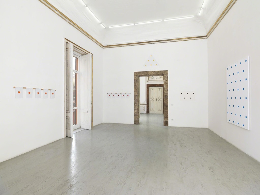 Niele Toroni - partial view of the exhibition - March 2015 - Galleria Alfonso Artiaco, Napoli Niele Toroni - partial view of the exhibition - March 2015 - Galleria Alfonso Artiaco, Napoli