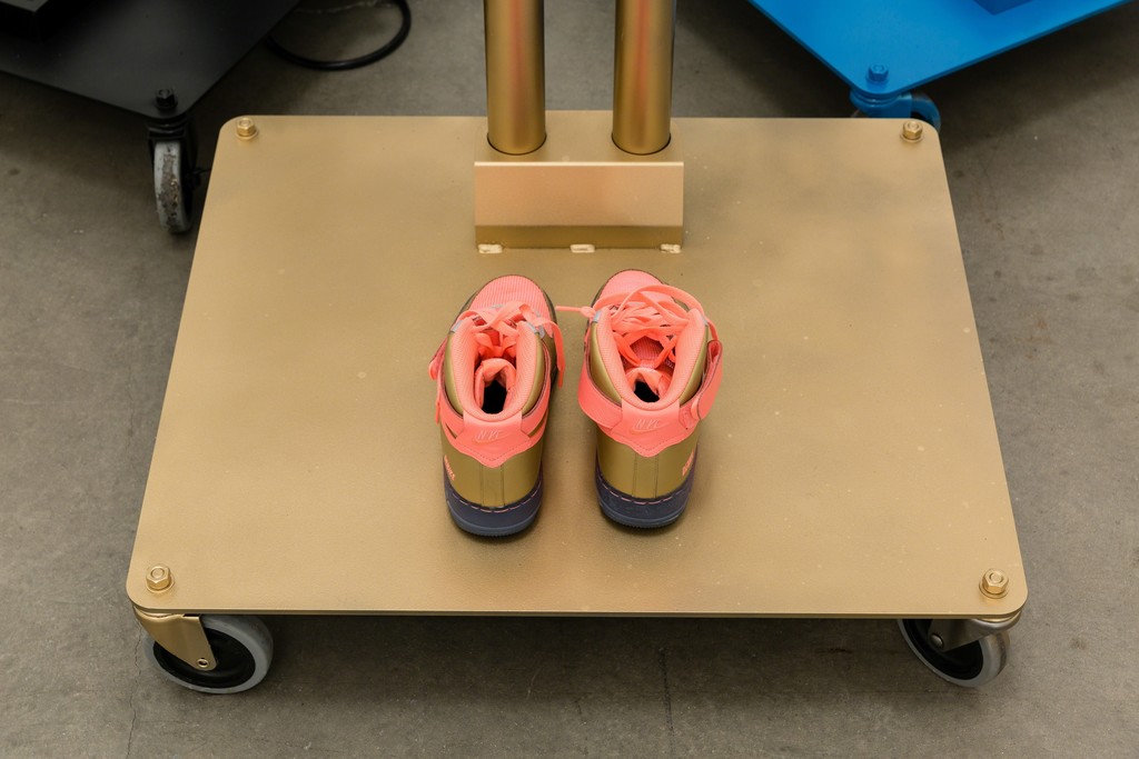 Jen DeNike, If She Hollers, Installation view, 2015 Jen DeNike, If She Hollers, Installation view, 2015