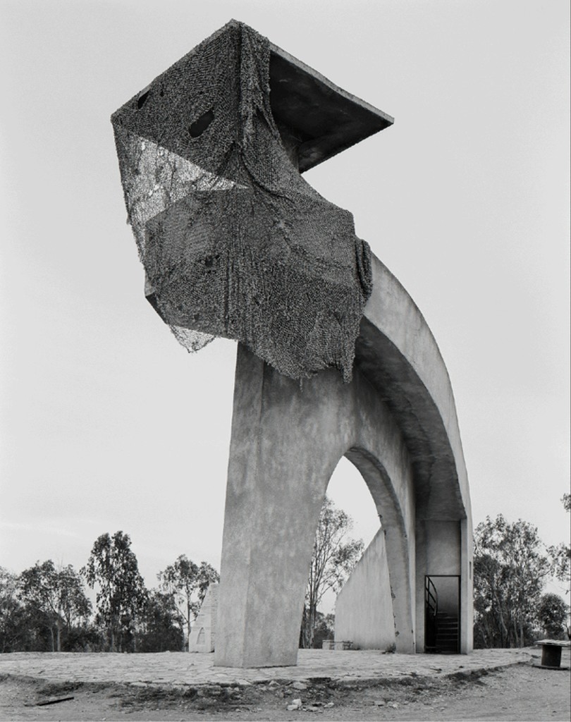 Sharon Ya'ari, ANZAC, 2010, C print, 180 x 143 cm Sharon Ya'ari, ANZAC, 2010, C print, 180 x 143 cm