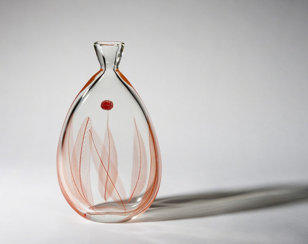 "A piume" bottle vase, circa 1956.
Archimede SEGUSO ,
Murano, Italy. H. 27 cm.
Marc Heiremans
@ Design Miami/ Basel 2016 "A piume" bottle vase, circa 1956.
Archimede SEGUSO ,
Murano, Italy. H. 27 cm.
Marc Heiremans
@ Design Miami/ Basel 2016