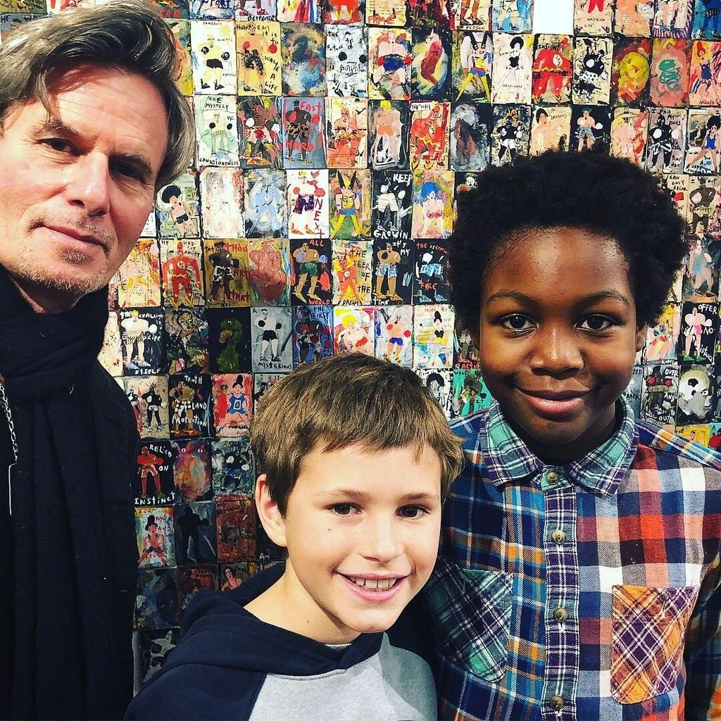 Artist Richard Kurtz with young art lovers • Esperanza Projects Booth 18 • New York Outsider Art Fair 2019 Artist Richard Kurtz with young art lovers • Esperanza Projects Booth 18 • New York Outsider Art Fair 2019