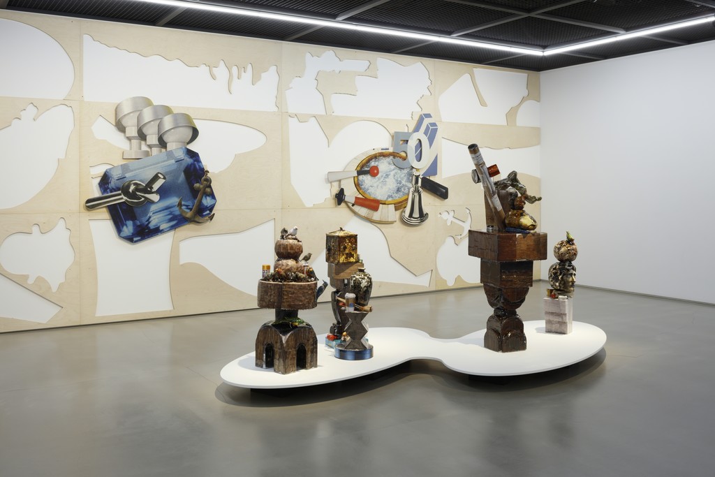 Installation view of Endless Column, works by Osang Gwon Installation view of Endless Column, works by Osang Gwon